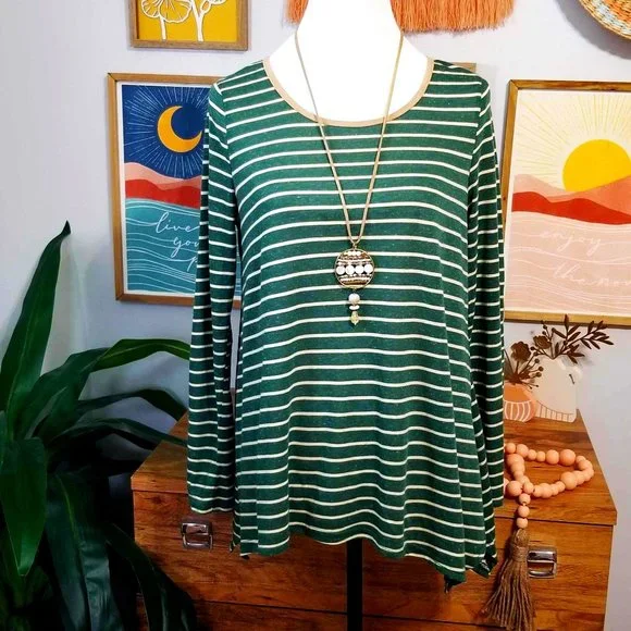 Umgee Brand Top Hunter Green & Cream Stripes Tan Faux Suede Accents Size Small - Picture 1 of 12